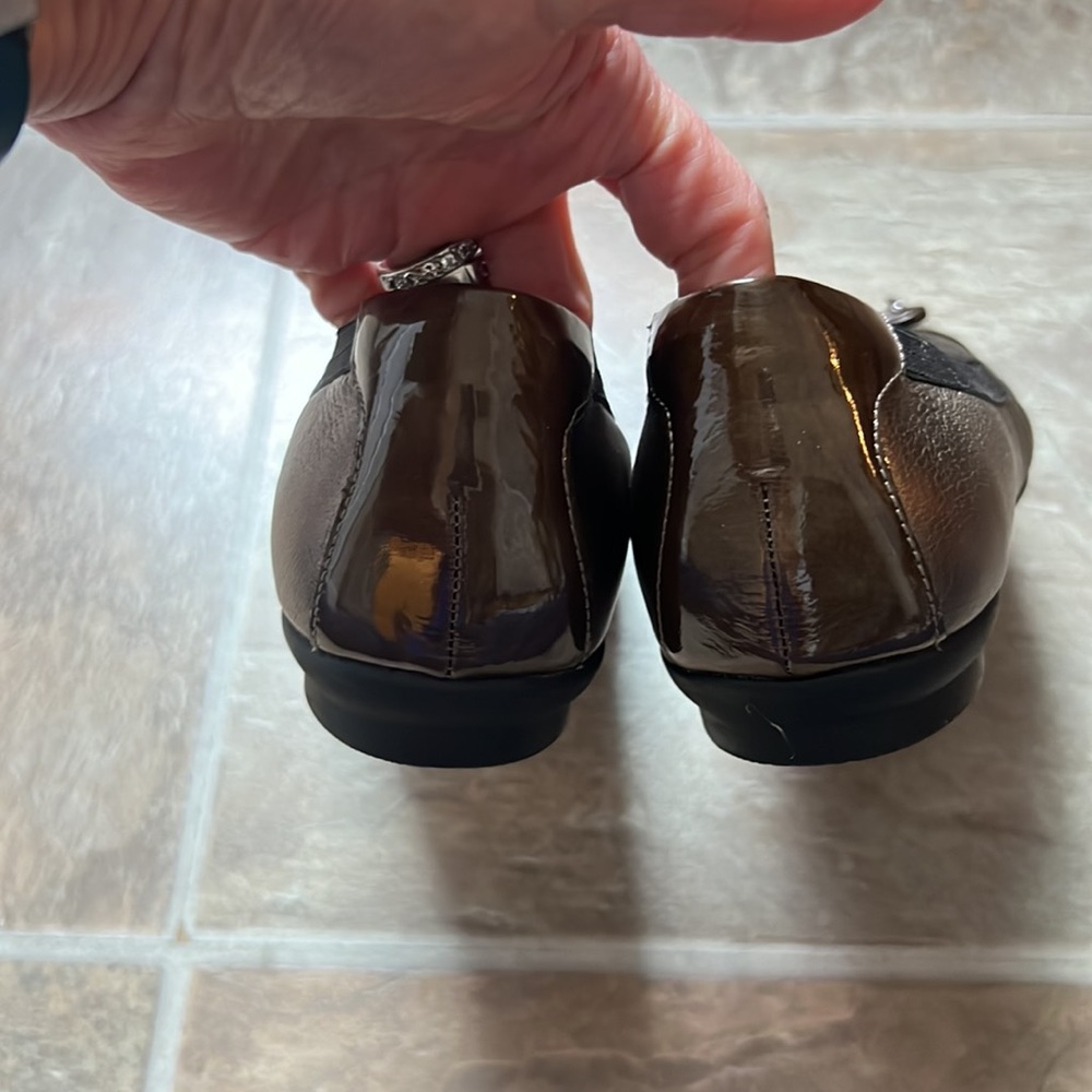 Clark’s Slip Ons-Size 10N - Picture 5 of 9